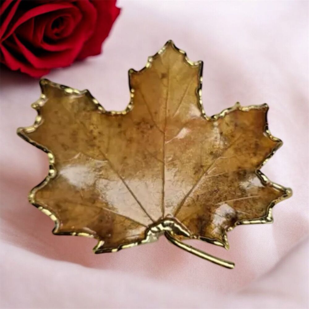 Vintage Unsigned Maple Leaf Brooch – Goldtone with Enamel Detailing